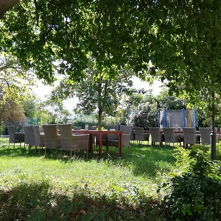Sziget23 Πανσιόν Ábrahámhegy
